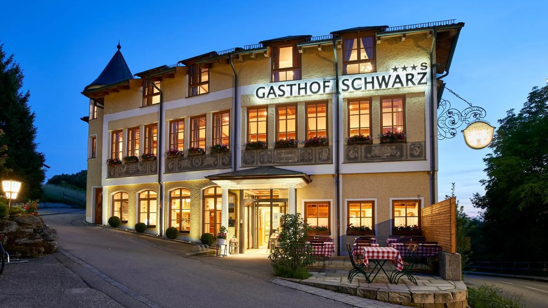 Gasthof Schwarz Mehring  Hotel Mehring (Bavaria)