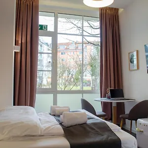 brand-new-apartment-near-park-and-river.getmunichhotels.com/