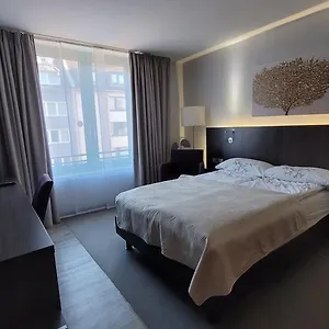 nice-apartment-in-modern-center-of-dusseldorf.dortmundhotels.net/